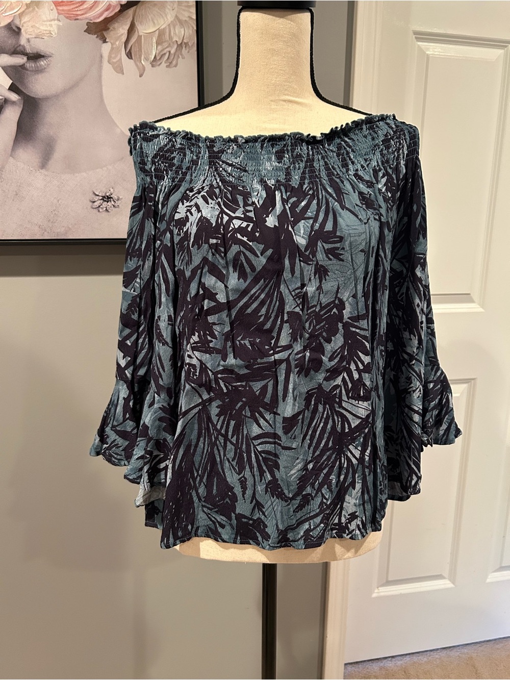 VICI Off-Shoulder Floral Print Women's Top in Teal and Black